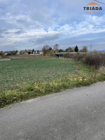 Prodej komerčního pozemku, Čtveřín, 1334 m2