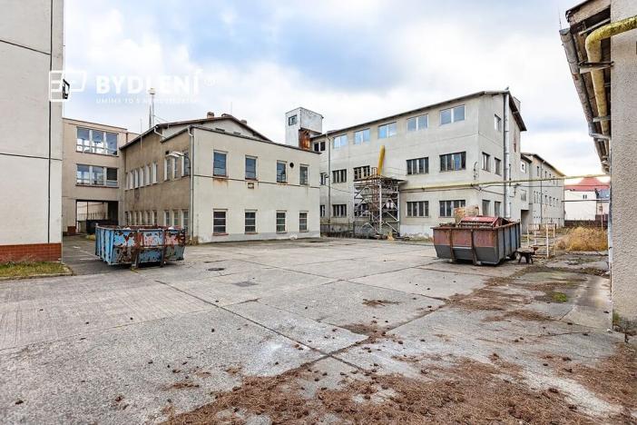 Prodej komerční nemovitosti, Duchcov, Sadová, 11341 m2