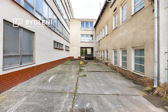 Prodej komerční nemovitosti, Duchcov, Sadová, 11341 m2