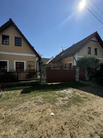 Prodej rodinného domu, Bělá pod Bezdězem, 180 m2