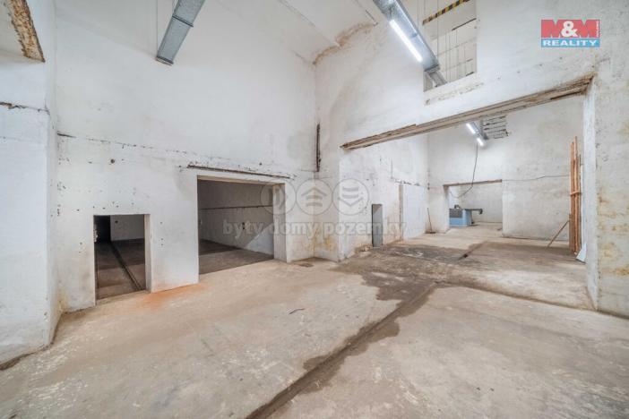 Pronájem výrobních prostor, Štěnovice, Plzeňská, 1366 m2