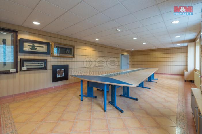 Pronájem kanceláře, Třanovice, 550 m2