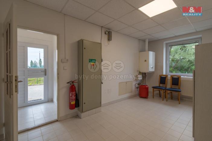 Pronájem kanceláře, Třanovice, 550 m2