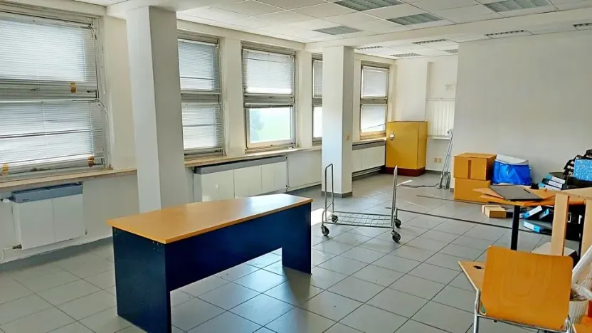 Pronájem kanceláře, Olomouc, Lipenská, 204 m2