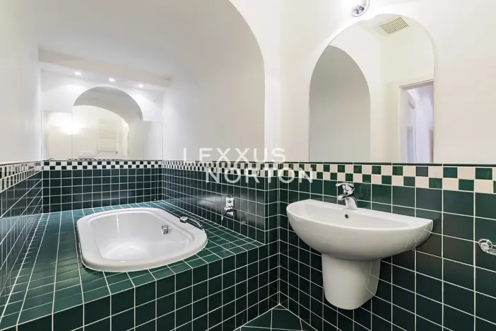 Pronájem bytu 4+1, Praha - Malá Strana, Vlašská, 170 m2