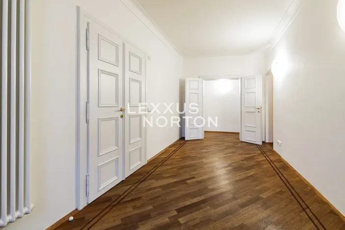 Pronájem bytu 4+1, Praha - Malá Strana, Vlašská, 170 m2