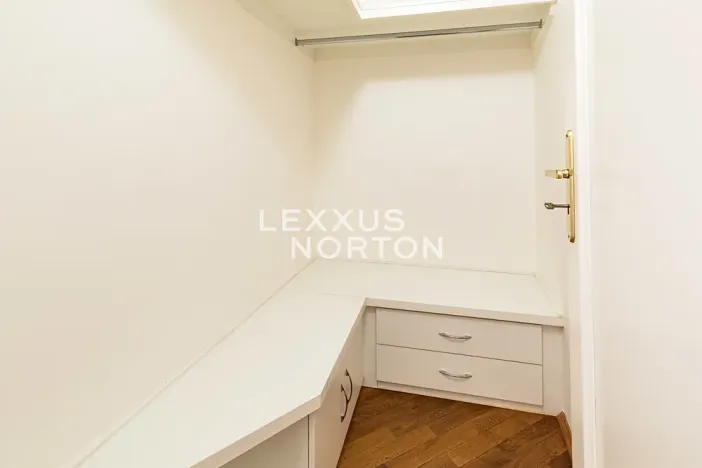 Pronájem bytu 4+1, Praha - Malá Strana, Vlašská, 170 m2