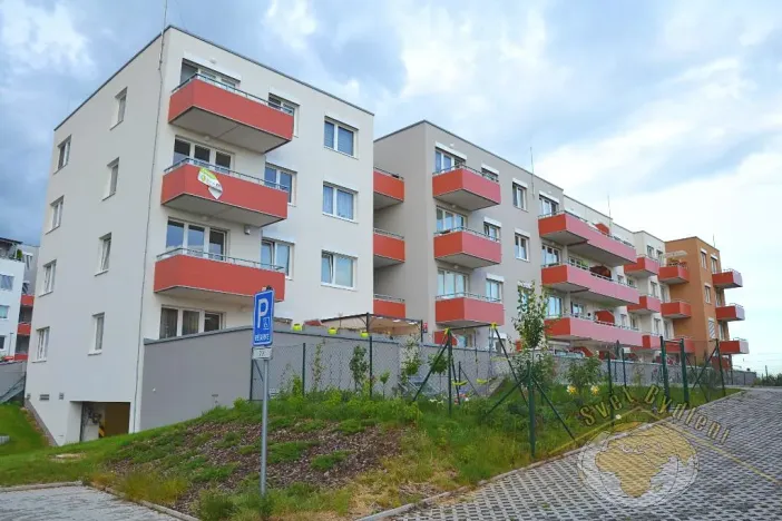 Pronájem bytu 1+kk, Praha - Kyje, Sicherova, 38 m2