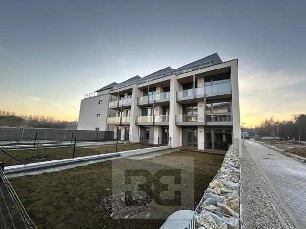 Pronájem bytu 2+kk, České Budějovice, U Branišovského lesa, 67 m2