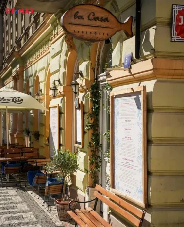 Pronájem restaurace, Praha - Žižkov, Kostnické náměstí, 100 m2