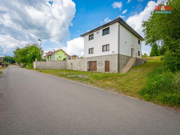 Prodej rodinného domu, Neustupov, 450 m2