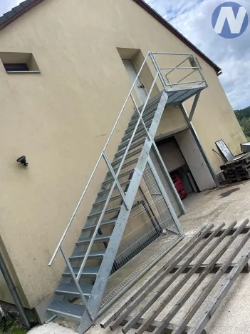 Pronájem skladu, Svatá Maří, 500 m2