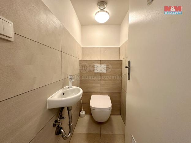 Prodej obchodního prostoru, Praha - Žižkov, Víta Nejedlého, 72 m2