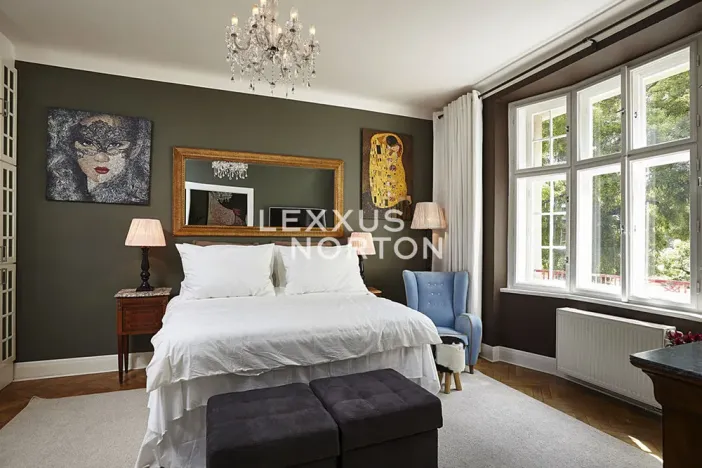 Pronájem bytu 3+1, Praha - Nové Město, Na hrobci, 97 m2