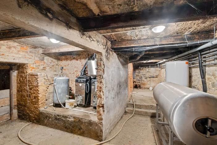 Prodej restaurace, Český Šternberk, 480 m2