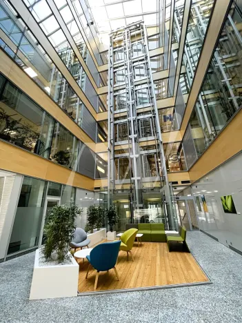 Pronájem kanceláře, Praha - Nové Město, Olivova, 322 m2