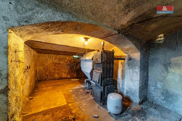 Prodej rodinného domu, Plesná, 5. května, 199 m2