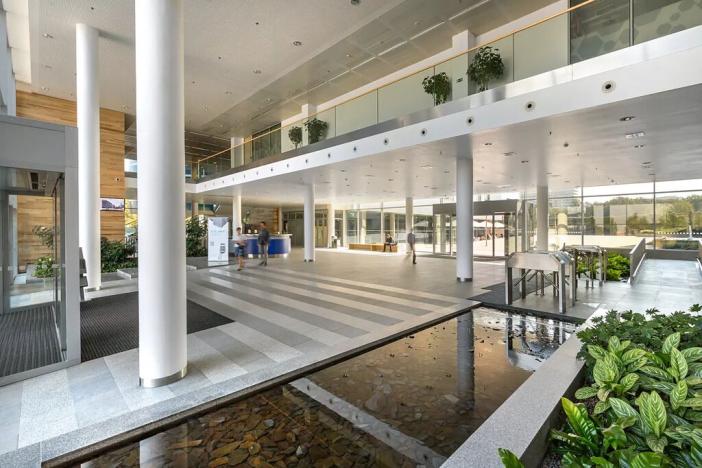 Pronájem kanceláře, Praha - Nusle, Na hřebenech II, 650 m2