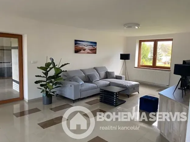 Prodej vily, Staré Hradiště, 290 m2