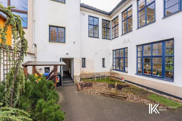 Prodej komerční nemovitosti, Pardubice, Husova, 371 m2