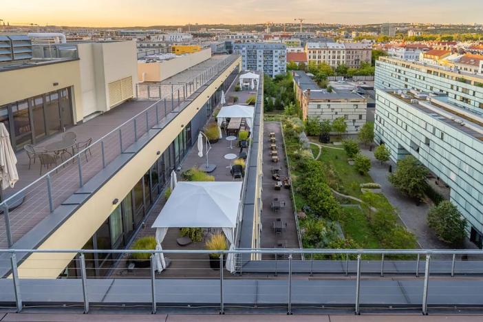 Pronájem kanceláře, Praha - Karlín, Pernerova, 590 m2