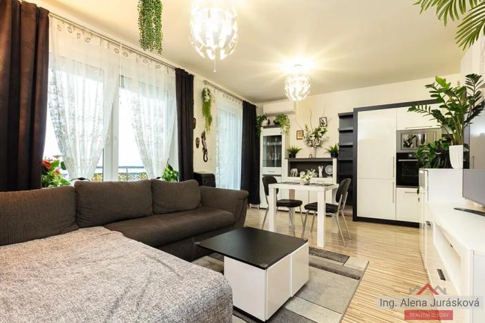 Prodej bytu 2+kk, Praha - Hloubětín, Nademlejnská, 51 m2