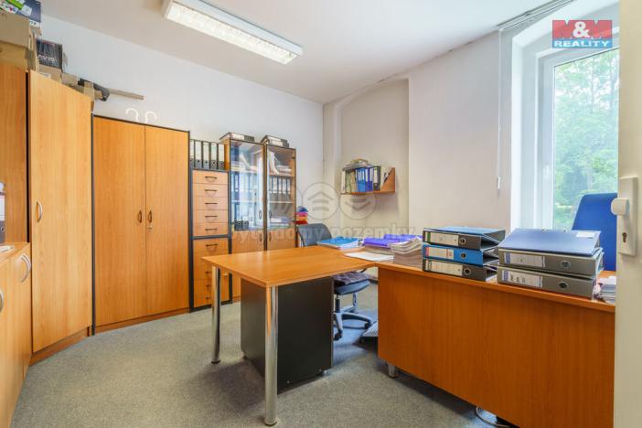 Prodej výrobních prostor, Karlovy Vary - Rybáře, Sokolovská, 2100 m2