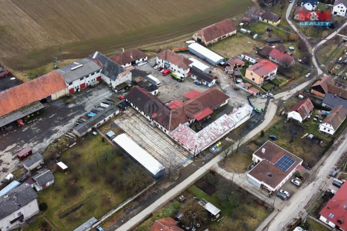 Prodej výrobních prostor, Maleč, 4000 m2