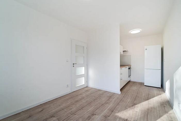 Pronájem bytu 2+kk, Praha - Holešovice, U Pergamenky, 37 m2