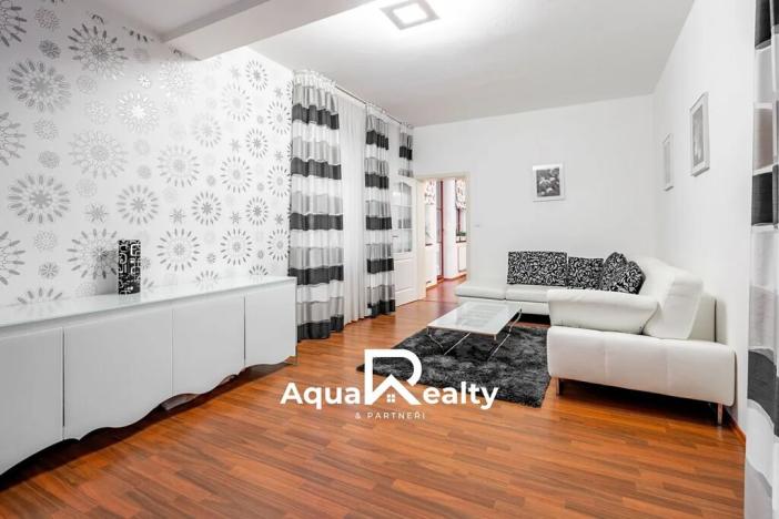 Prodej bytu 3+1, Karlovy Vary, Zámecký vrch, 99 m2