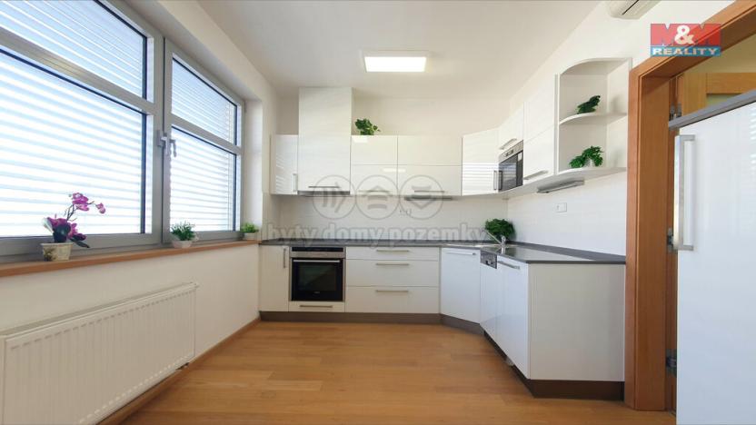 Pronájem bytu 1+kk, Praha - Prosek, Kytlická, 41 m2