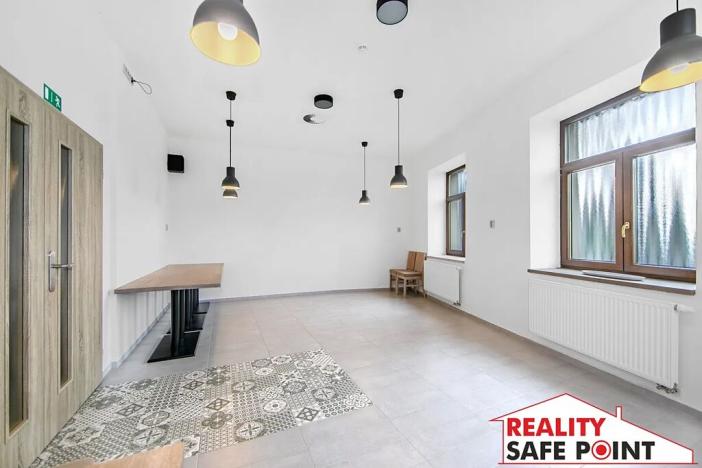 Prodej ubytování, Dobřany, Lipová, 820 m2