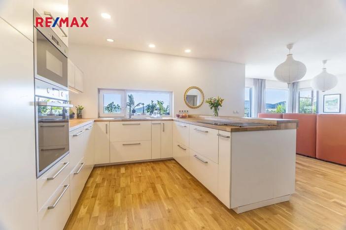 Prodej rodinného domu, Bavoryně, 194 m2