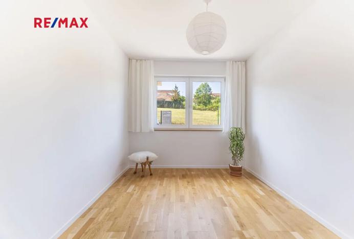 Prodej rodinného domu, Bavoryně, 194 m2