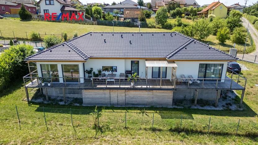 Prodej rodinného domu, Bavoryně, 194 m2