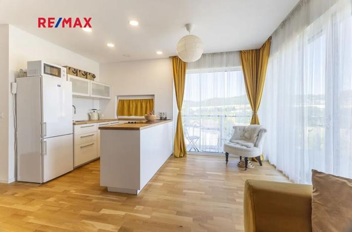 Prodej vícegeneračního domu, Bavoryně, 194 m2