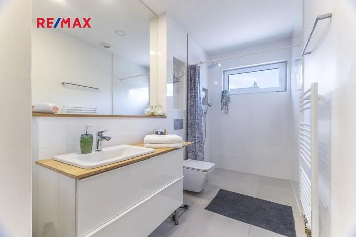 Prodej vícegeneračního domu, Bavoryně, 194 m2