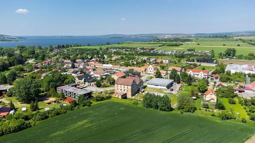 Prodej komerční nemovitosti, Přítluky, 1311 m2