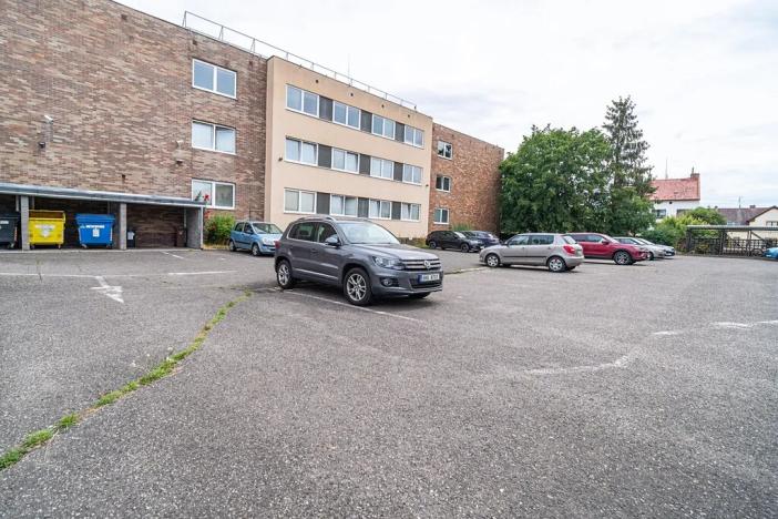 Pronájem kanceláře, Hradec Králové, Sušilova, 250 m2