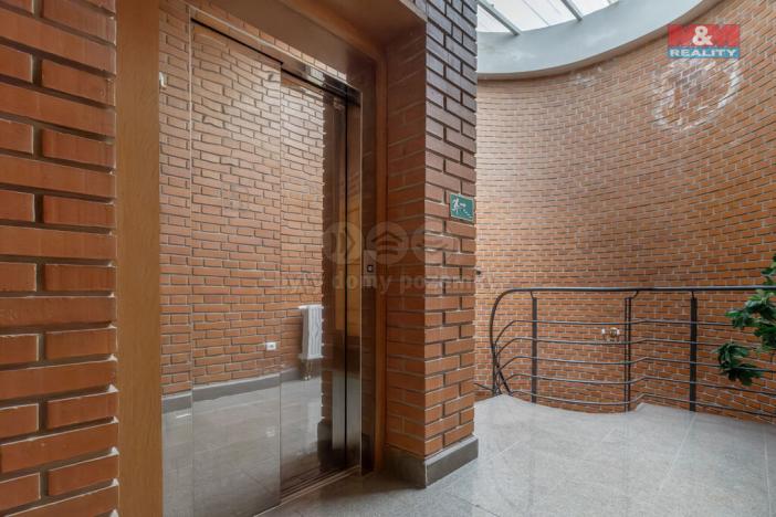 Prodej restaurace, Černotín, 2100 m2