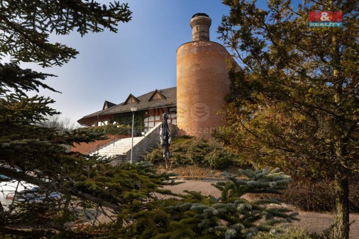 Prodej restaurace, Černotín, 2100 m2