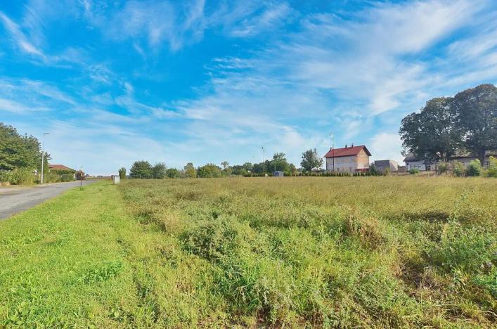 Prodej pozemku pro bydlení, Dvory, 1066 m2