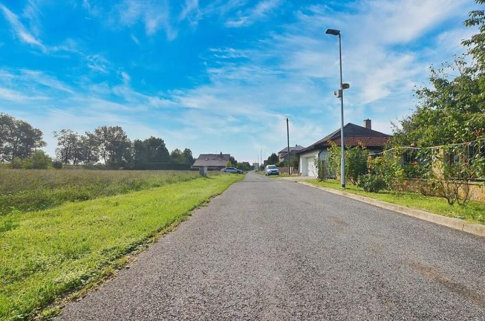 Prodej pozemku pro bydlení, Dvory, 1066 m2