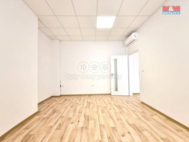 Pronájem kanceláře, Hodonín, Velkomoravská, 36 m2