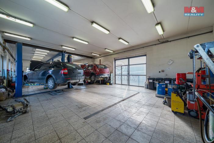 Prodej obchodního prostoru, Moravský Beroun, Dlouhá, 450 m2