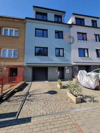 Prodej vícegeneračního domu, Brno, 240 m2