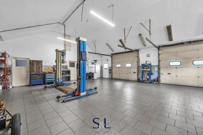 Prodej obchodního prostoru, Sosnová, 329 m2