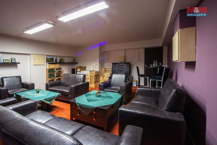 Pronájem obchodního prostoru, Pardubice - Bílé Předměstí, Dašická, 1230 m2