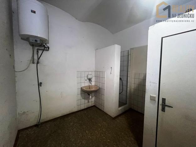 Prodej výrobních prostor, Česká Třebová, 896 m2