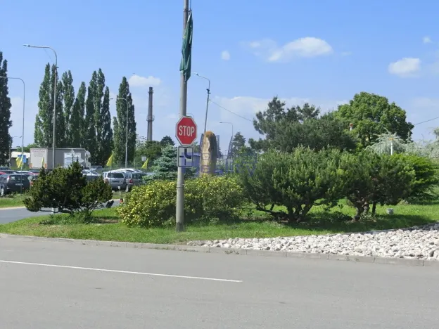 Prodej komerčního pozemku, Mikulov, 27250 m2